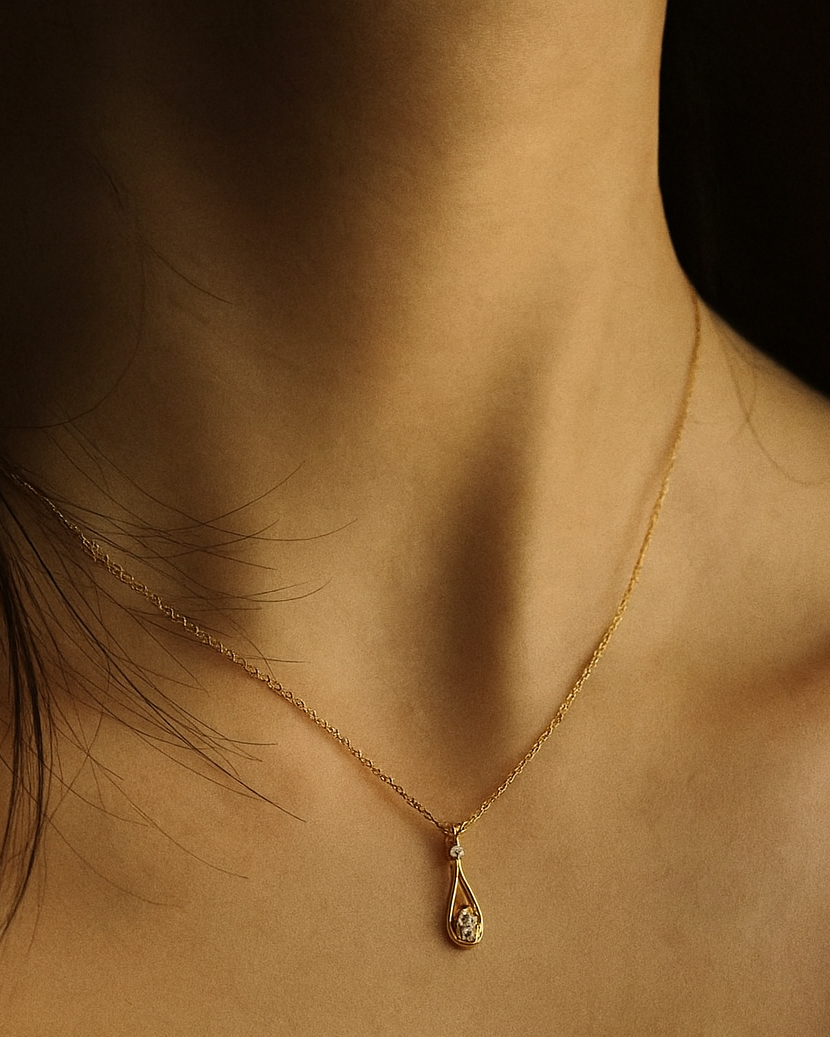 French Style Water Drop Pendant Rhinestone Decor Clavicle Chain Necklace