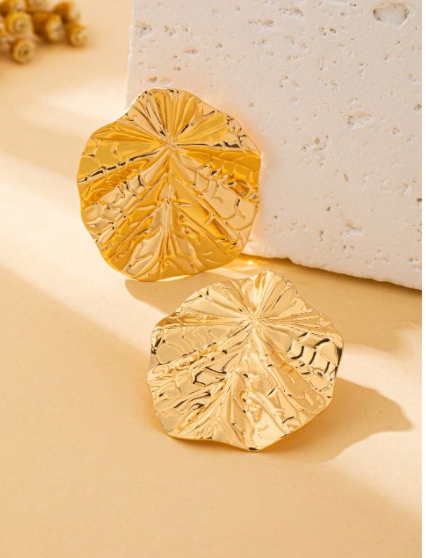 Trendy Geometric Ruffled Texture Ear Studs – Simple & Chic