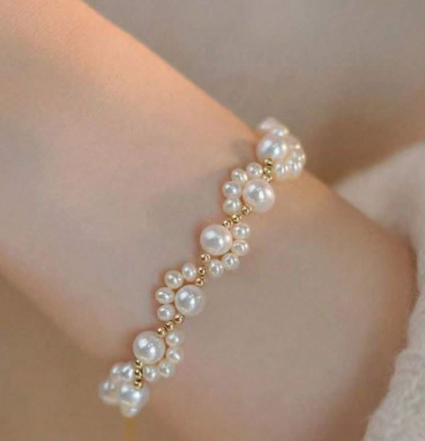 Fashionable Korean-Style Cat Claw Faux Pearl Bracelet