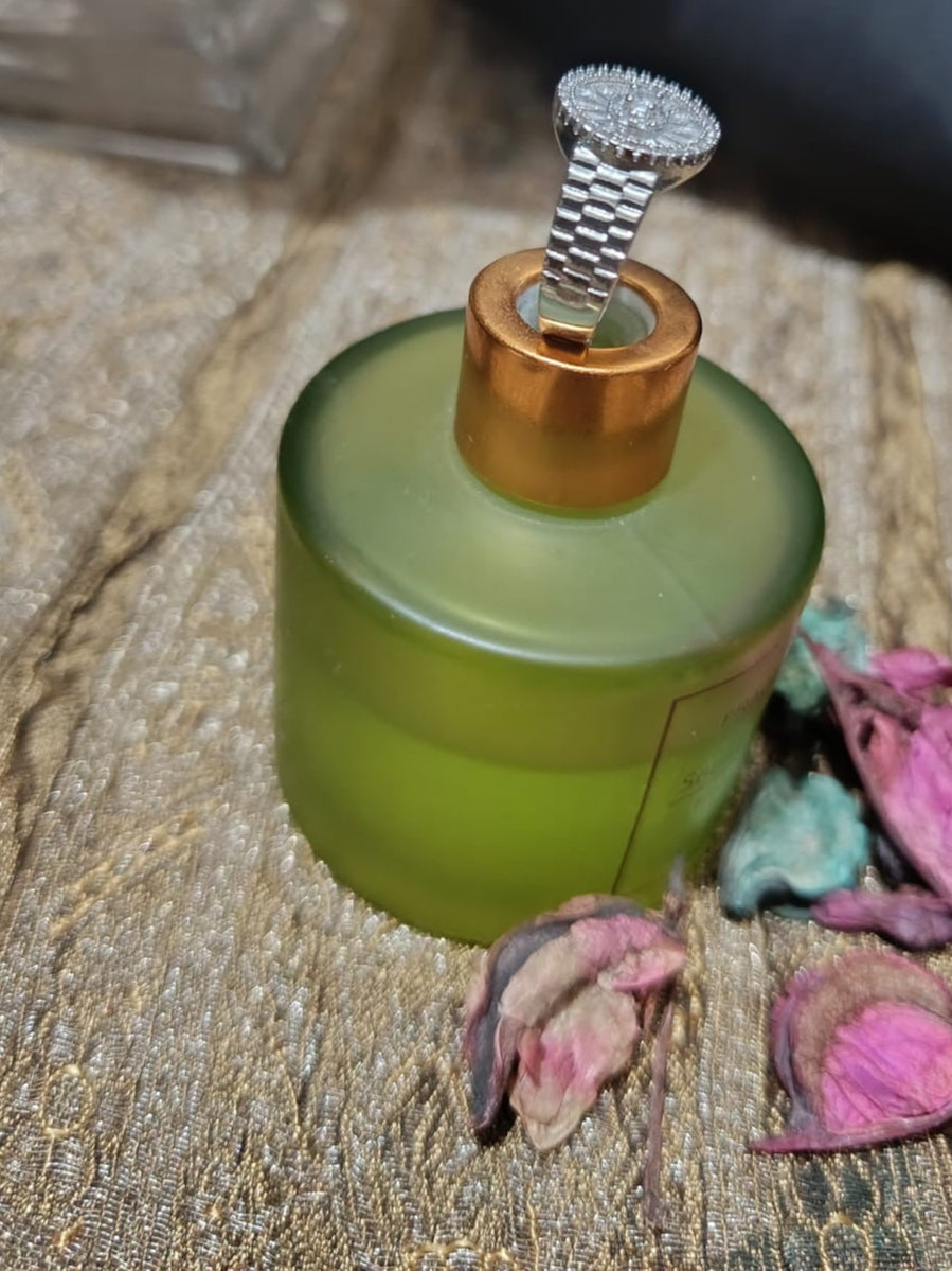 Elegant Round-Shaped Golden Zirconia Band Ring