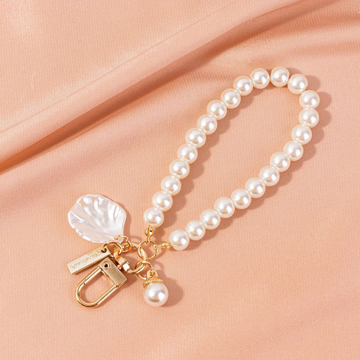Elegant White Shell Pearl Keychain