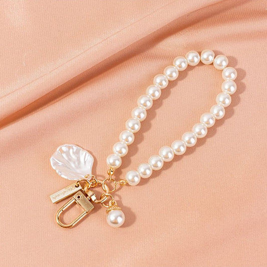Elegant White Shell Pearl Keychain