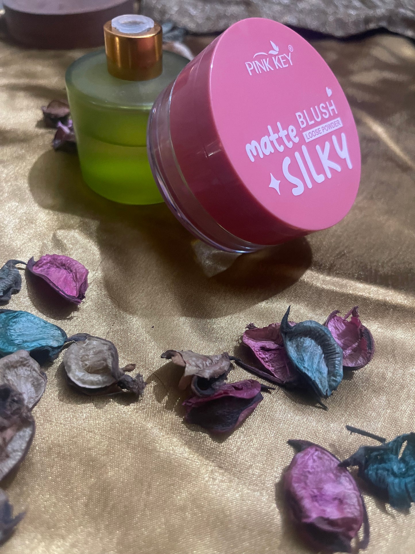 Radiant Puff Micro Glow Blush Powder – Natural Radiance, Matte Finish