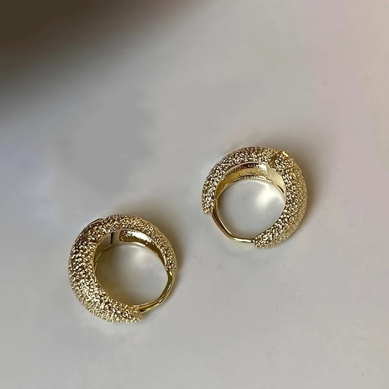 1 Pair Elegant Frosted Hoop Earrings for Women – Golden-Tone Alloy with Sparkling Texture