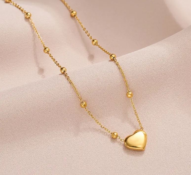 Elegant Golden-Tone Stainless Steel Heart Charm Bracelet