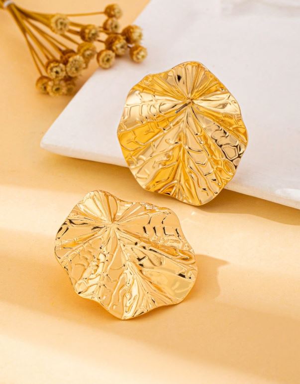 Trendy Geometric Ruffled Texture Ear Studs – Simple & Chic