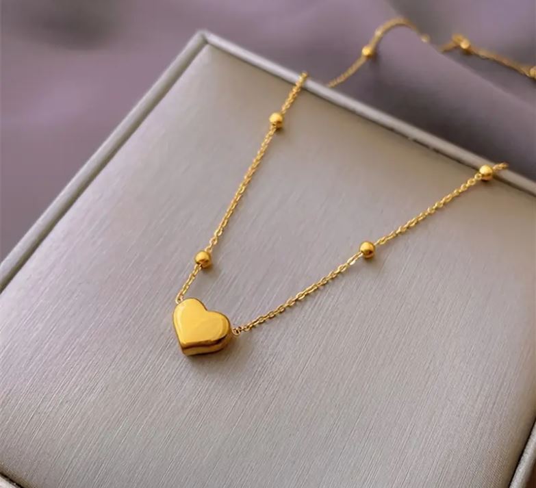 Elegant Golden-Tone Stainless Steel Heart Charm Bracelet