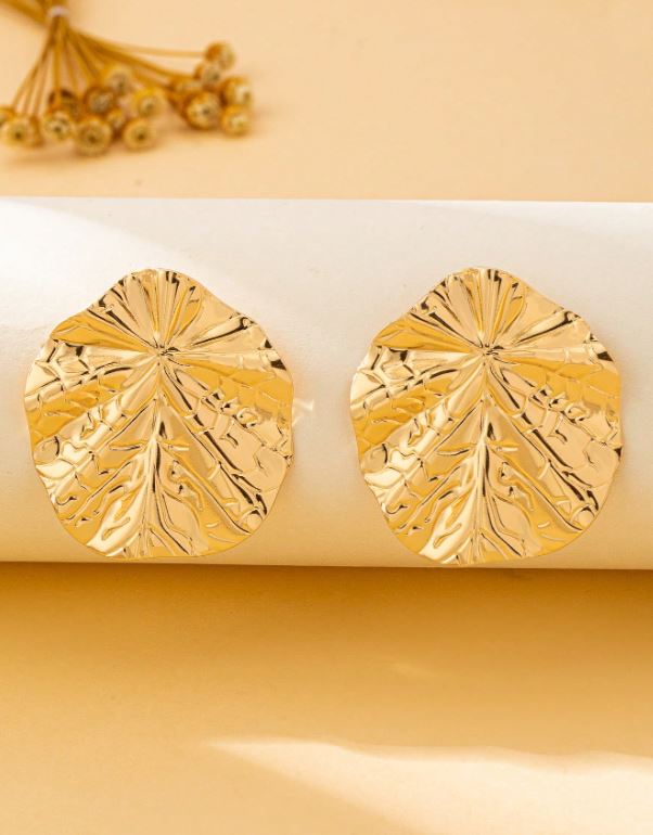 Trendy Geometric Ruffled Texture Ear Studs – Simple & Chic