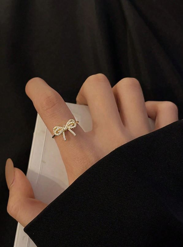 Fashionable Personalized Bowknot Ring – Sweet & Sparkling Elegance