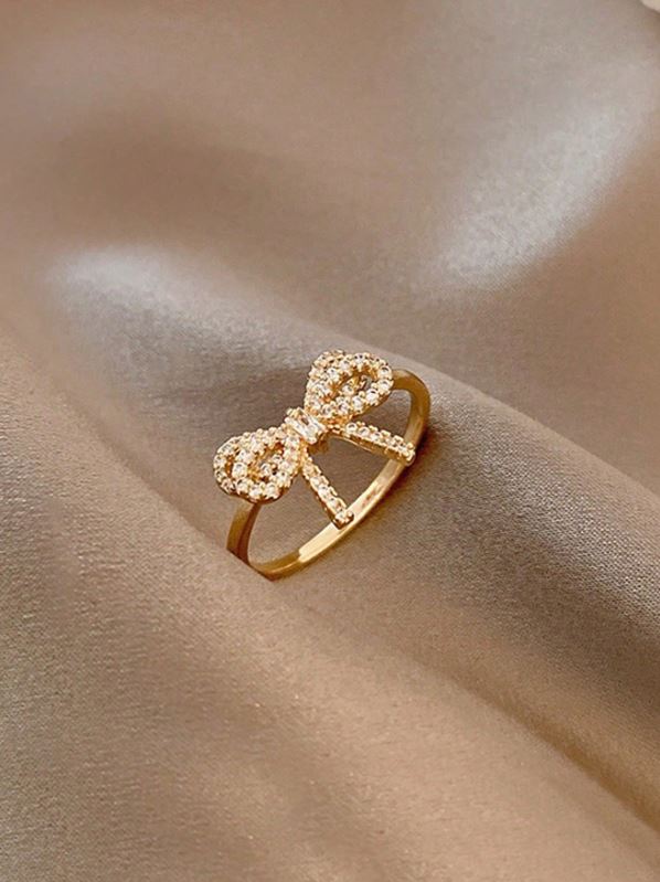 Fashionable Personalized Bowknot Ring – Sweet & Sparkling Elegance