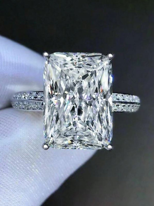 Classical Cubic Zirconia Ring – Timeless Elegance, Endless Sparkle