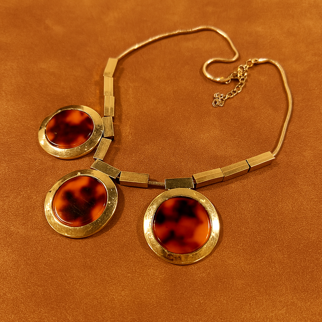 Bold Aura Retro Necklace